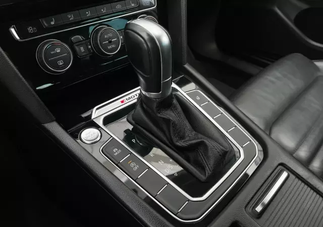 VOLKSWAGEN Passat 2.0 TDI Bi-Turbo BMT 4Mot Highline DSG