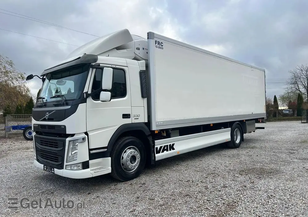 VOLVO FM 330 / Chłodnia / Winda / Euro 6 / 