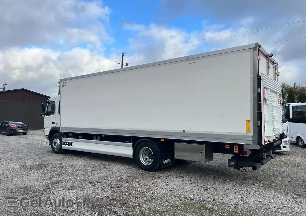 VOLVO FM 330 / Chłodnia / Winda / Euro 6 / 