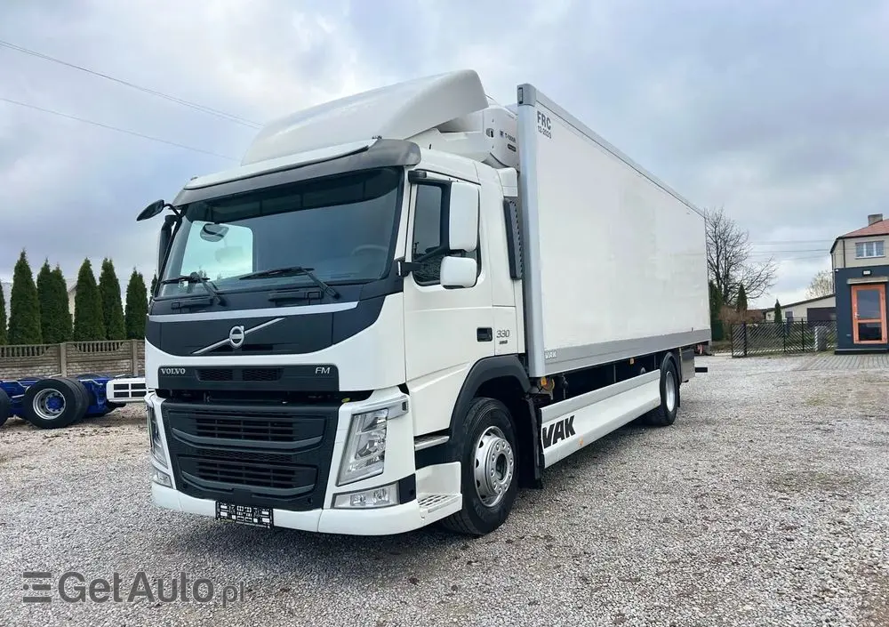 VOLVO FM 330 / Chłodnia / Winda / Euro 6 / 