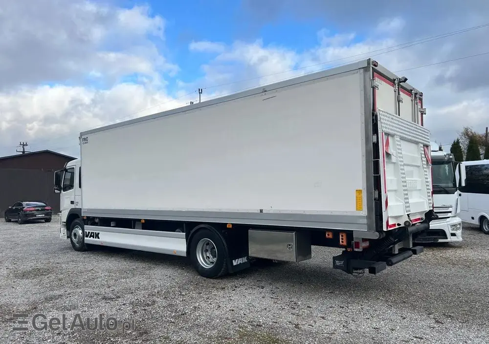 VOLVO FM 330 / Chłodnia / Winda / Euro 6 / 