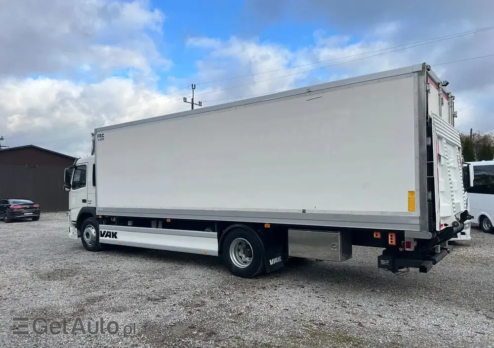 VOLVO FM 330 / Chłodnia / Winda / Euro 6 / 