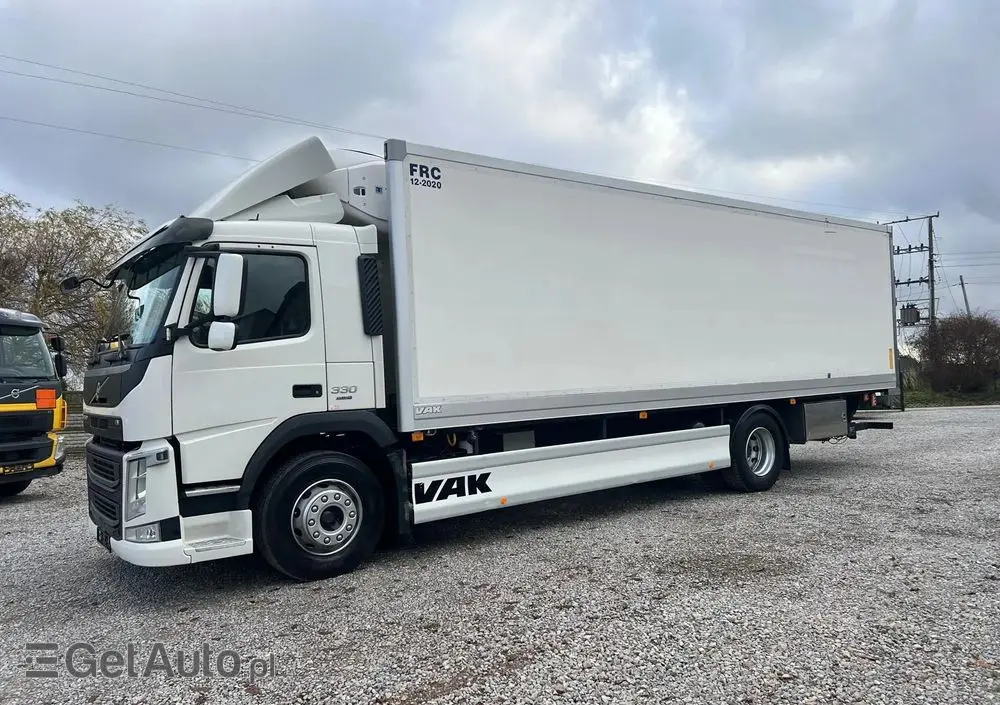 VOLVO FM 330 / Chłodnia / Winda / Euro 6 / 
