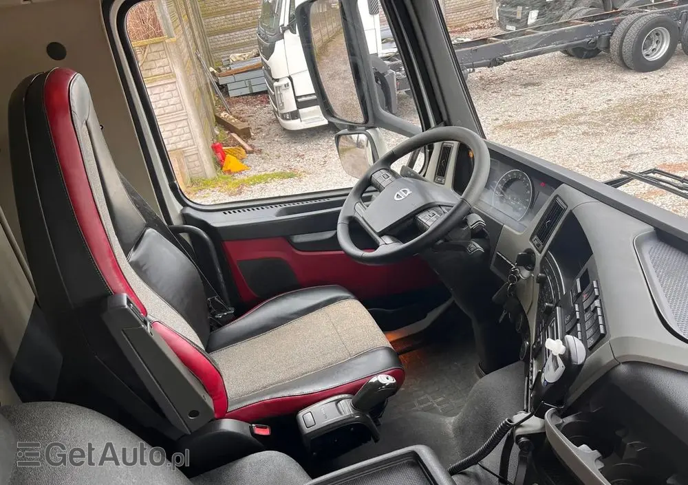 VOLVO FM 330 / Chłodnia / Winda / Euro 6 / 