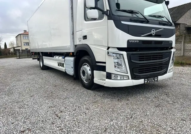 VOLVO FM 330 / Chłodnia / Winda / Euro 6 / 