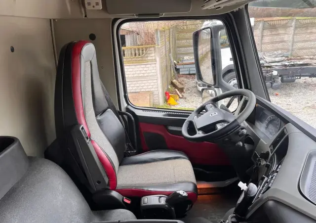 VOLVO FM 330 / Chłodnia / Winda / Euro 6 / 