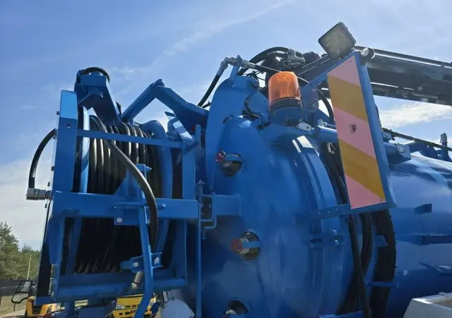 RENAULT WUKO RIVARD do zbierania odpadów płynnych separatorów 