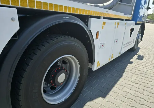 RENAULT WUKO RIVARD do zbierania odpadów płynnych separatorów 