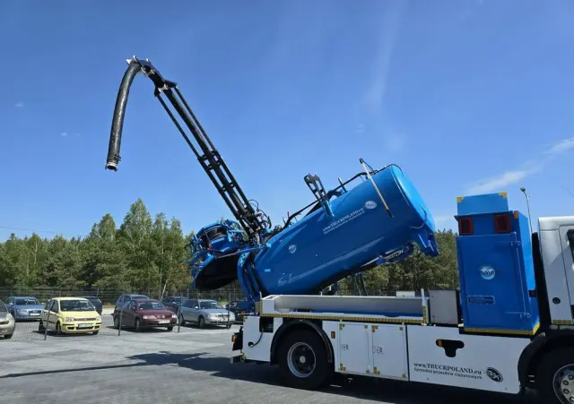 RENAULT WUKO RIVARD do zbierania odpadów płynnych separatorów 