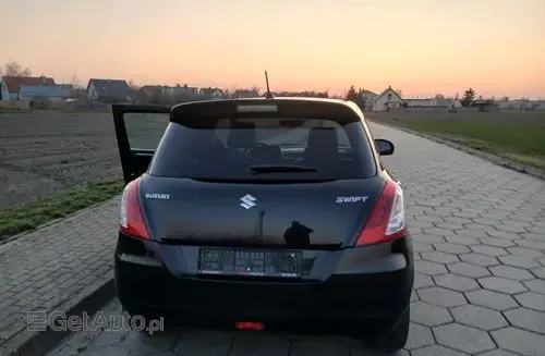 SUZUKI Swift 