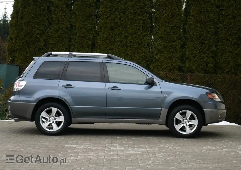 MITSUBISHI Outlander 2.0 4WD Invite
