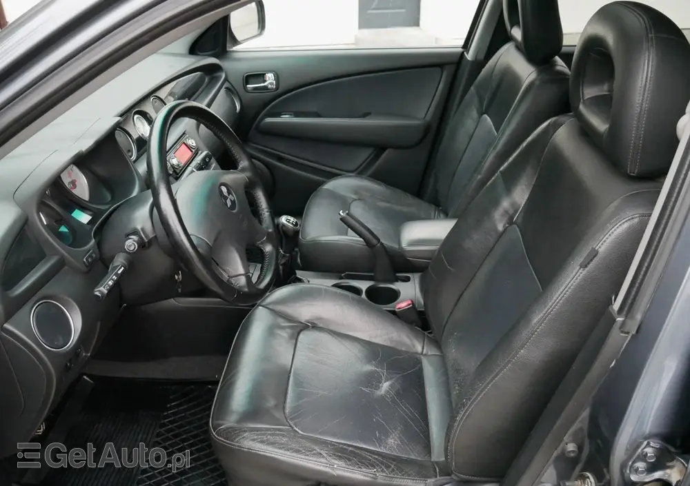 MITSUBISHI Outlander 2.0 4WD Invite