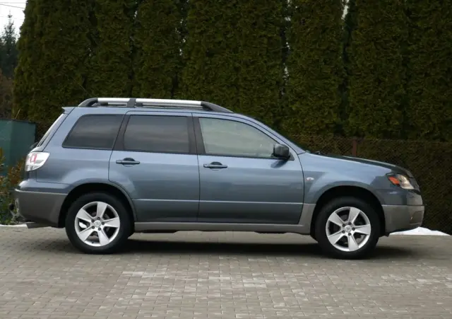 MITSUBISHI Outlander 2.0 4WD Invite