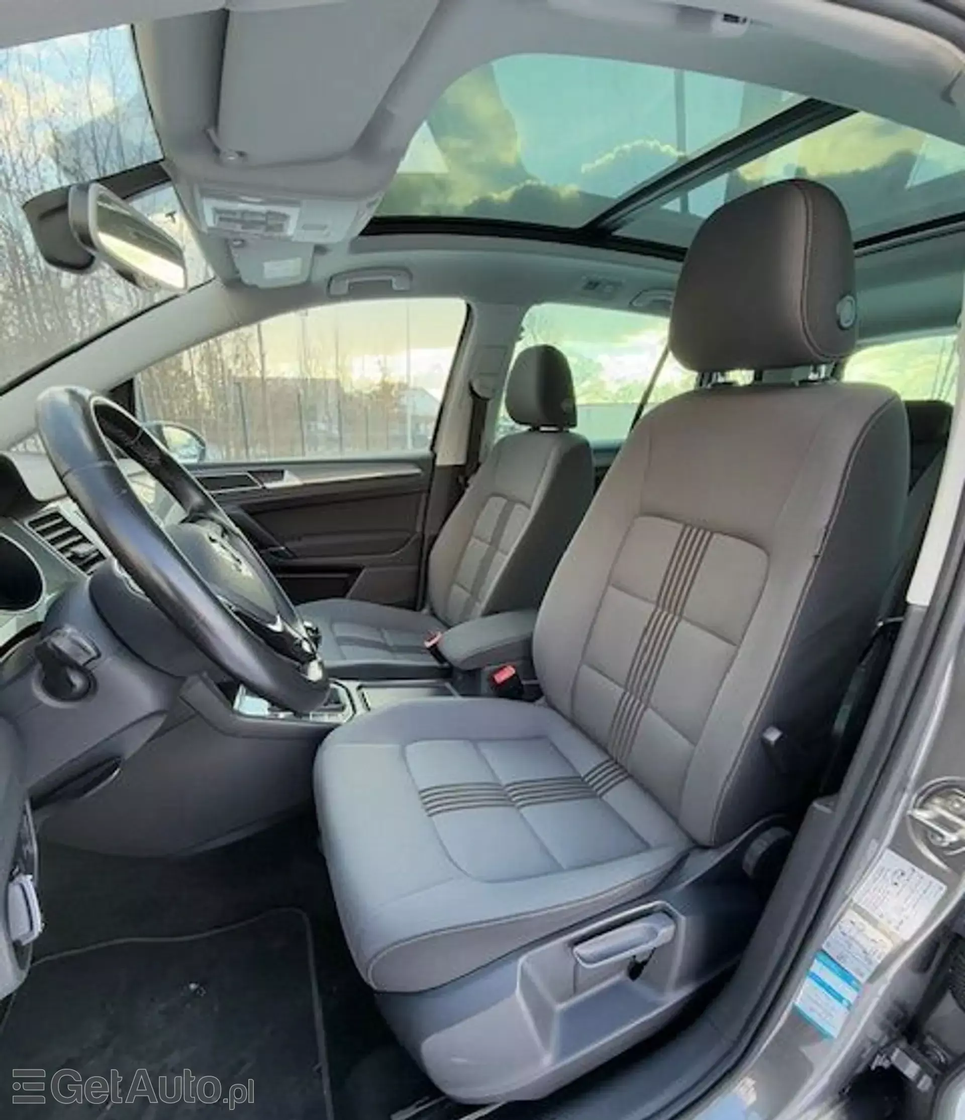 VOLKSWAGEN Golf 1.2 TSI (110 KM)