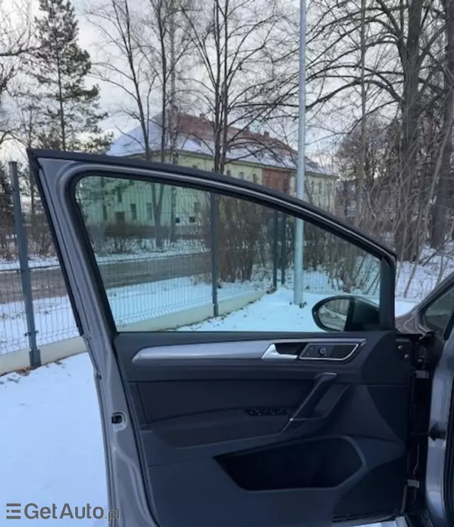 VOLKSWAGEN Golf 1.2 TSI (110 KM)