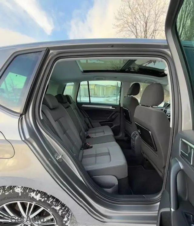 VOLKSWAGEN Golf 1.2 TSI (110 KM)