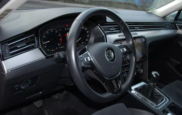 VOLKSWAGEN Passat 1.8 TSI BMT Highline