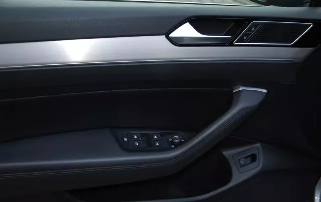 VOLKSWAGEN Passat 1.8 TSI BMT Highline