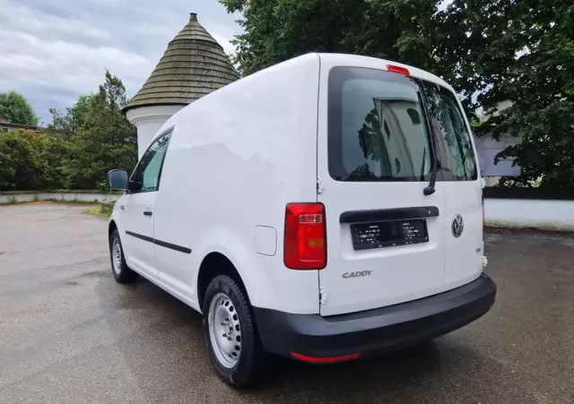 VOLKSWAGEN Caddy 