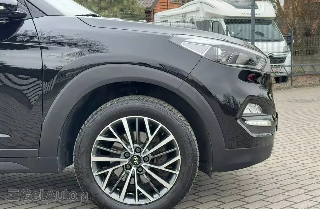 HYUNDAI Tucson 