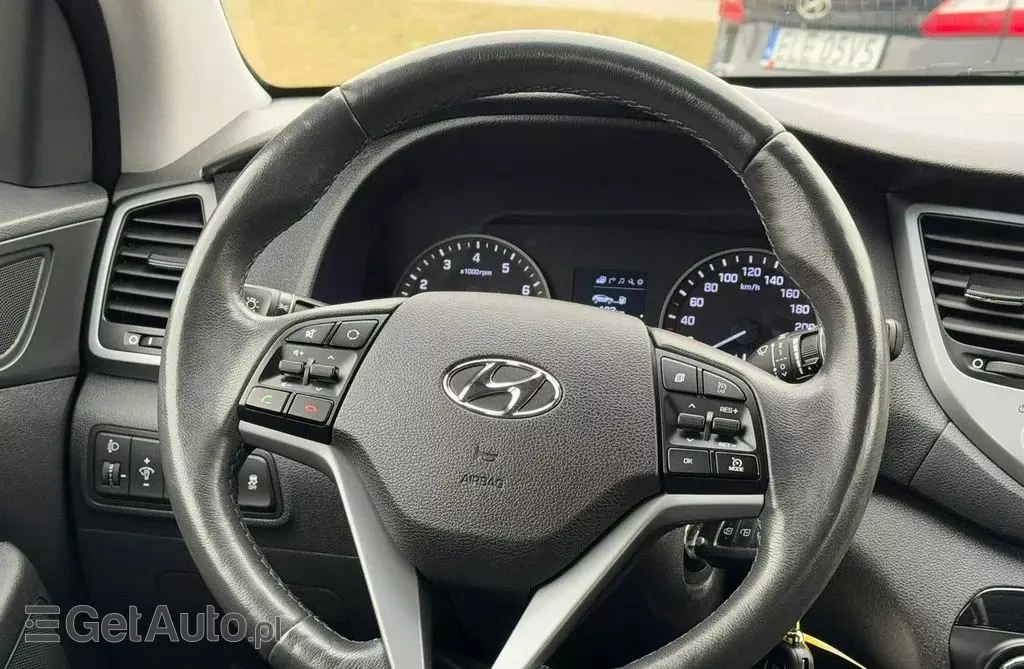 HYUNDAI Tucson 