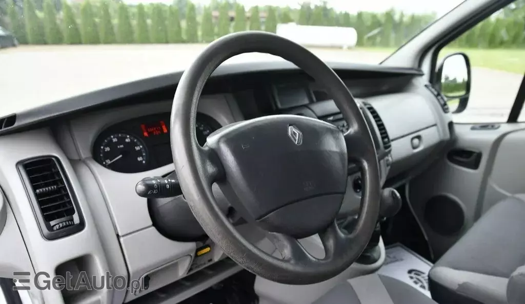 RENAULT Trafic 
