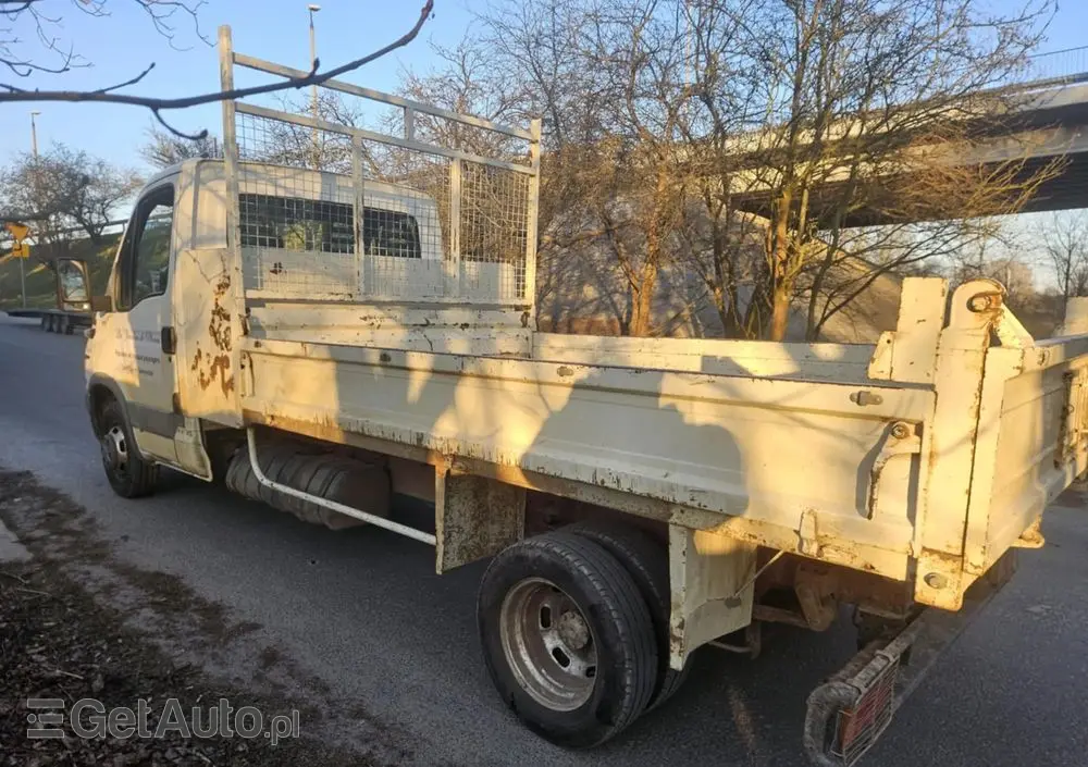 IVECO DAILY  35C13  ZDROWY  2004 rok 