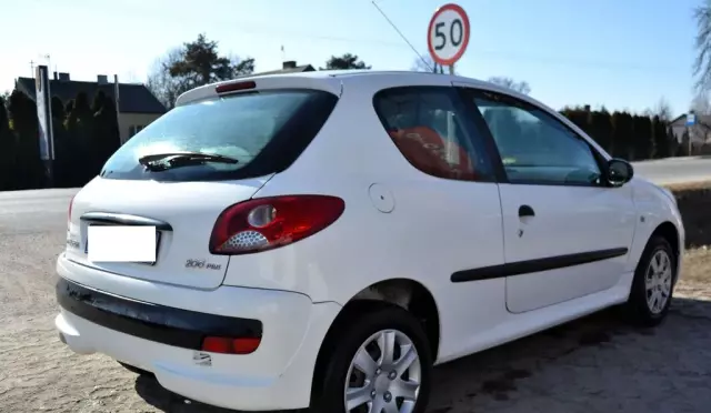 PEUGEOT 206 