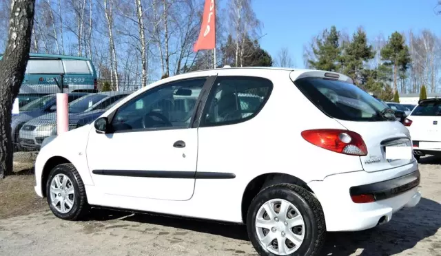 PEUGEOT 206 