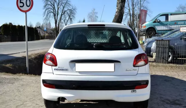 PEUGEOT 206 