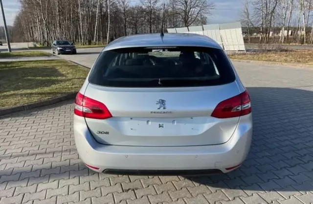 PEUGEOT 308 