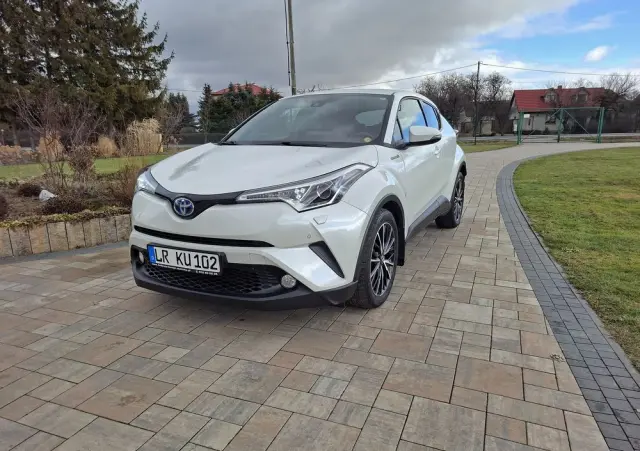TOYOTA C-HR 