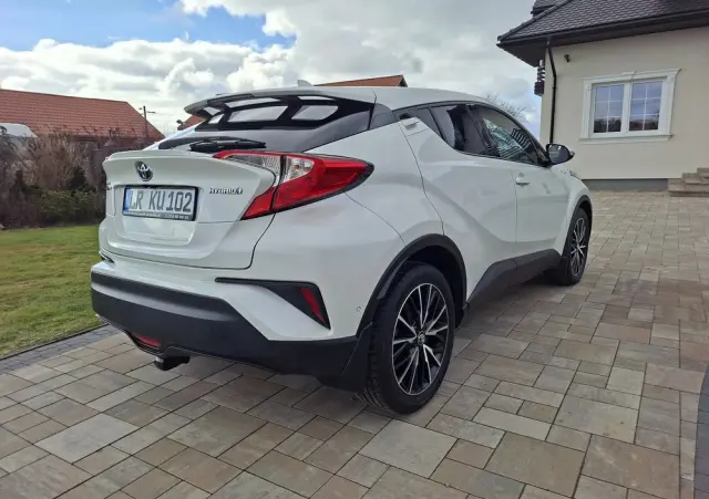 TOYOTA C-HR 