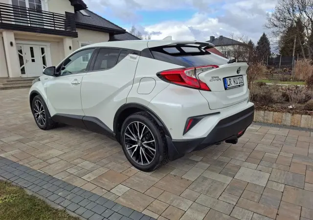 TOYOTA C-HR 