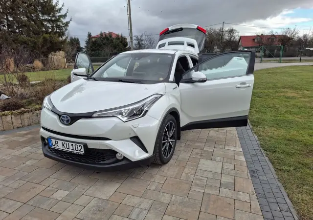 TOYOTA C-HR 