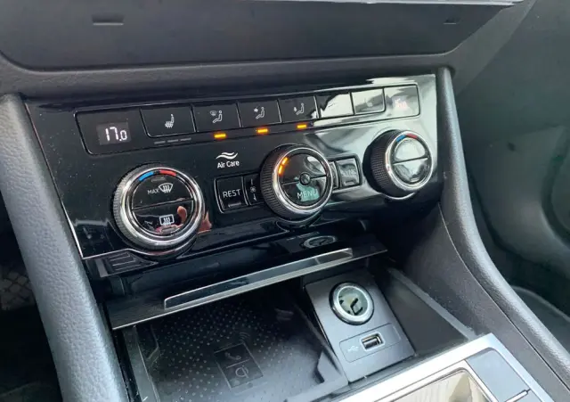 SKODA Superb 1.5 TSI ACT DSG Active