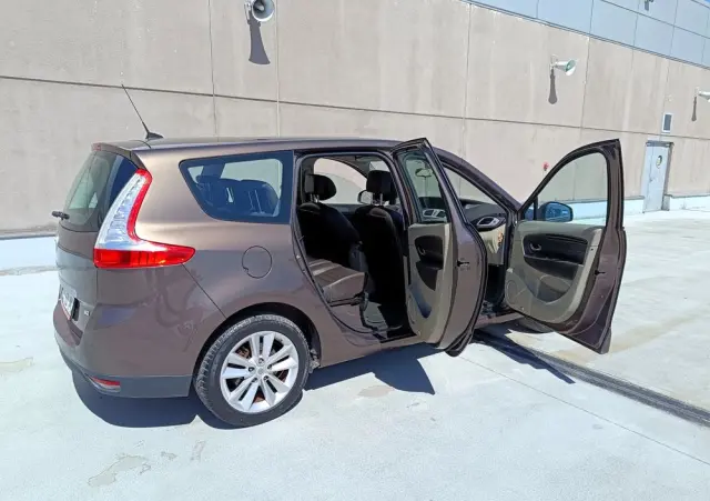 RENAULT Scenic DCi 150 Automatik Luxe