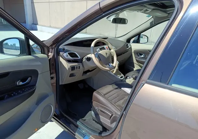 RENAULT Scenic DCi 150 Automatik Luxe