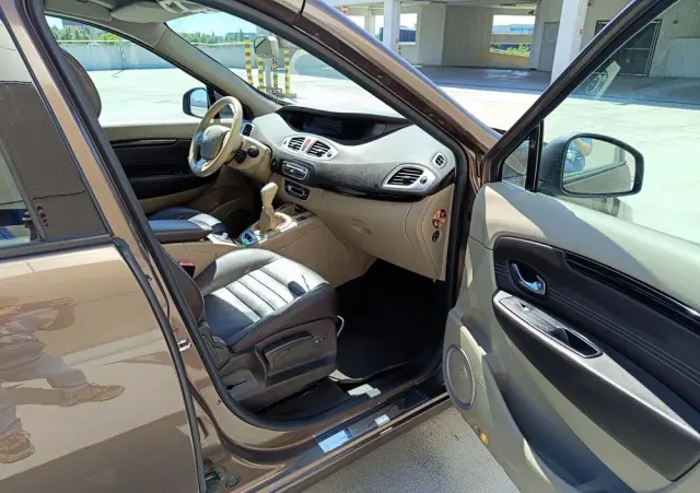 RENAULT Scenic DCi 150 Automatik Luxe