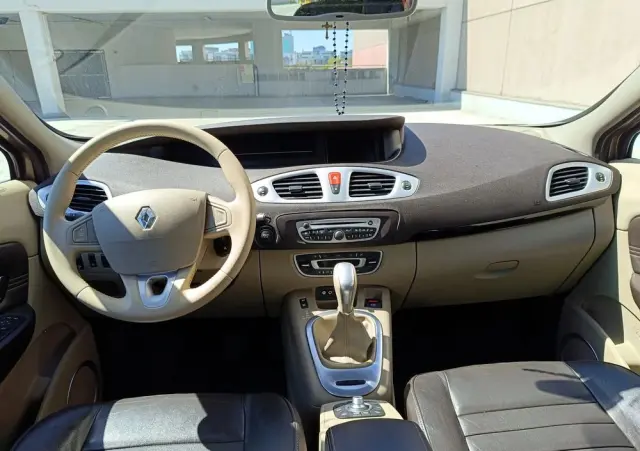 RENAULT Scenic DCi 150 Automatik Luxe