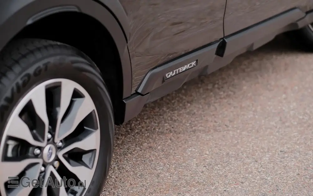 SUBARU Outback 
