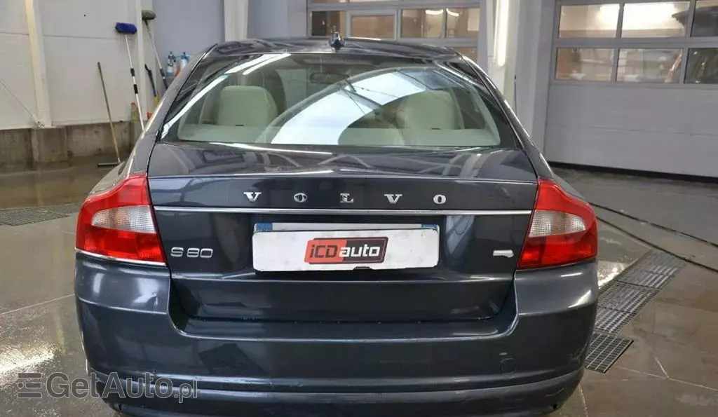 VOLVO S80 
