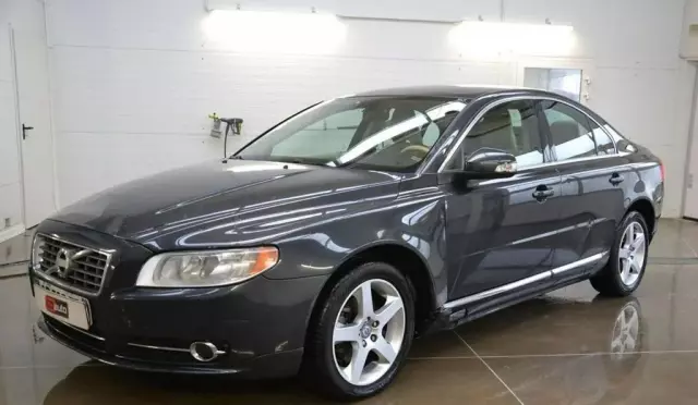 VOLVO S80 
