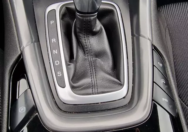 FORD Mondeo 2.0 TDCi Start-Stopp PowerShift-Aut Business Edition