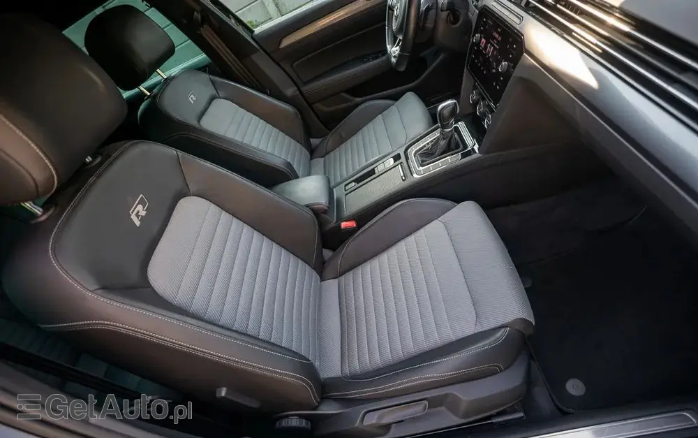 VOLKSWAGEN Passat Variant 1.8 TSI (BlueMotion Technology) DSG Highline