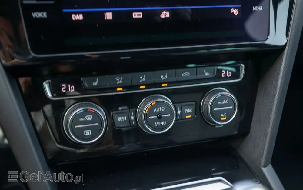 VOLKSWAGEN Passat Variant 1.8 TSI (BlueMotion Technology) DSG Highline