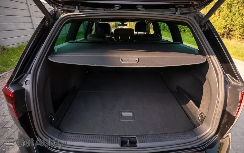 VOLKSWAGEN Passat Variant 1.8 TSI (BlueMotion Technology) DSG Highline