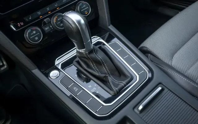 VOLKSWAGEN Passat Variant 1.8 TSI (BlueMotion Technology) DSG Highline