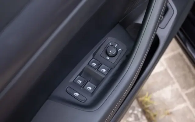 VOLKSWAGEN Passat Variant 1.8 TSI (BlueMotion Technology) DSG Highline