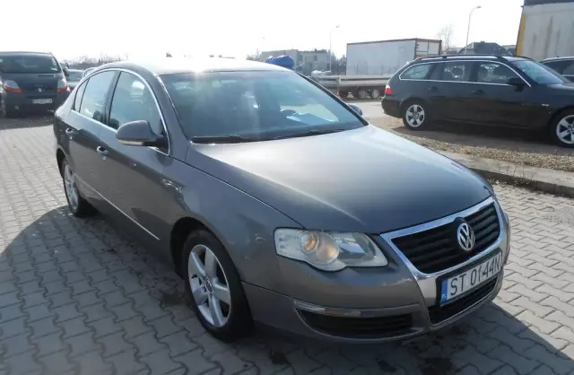 VOLKSWAGEN Passat 